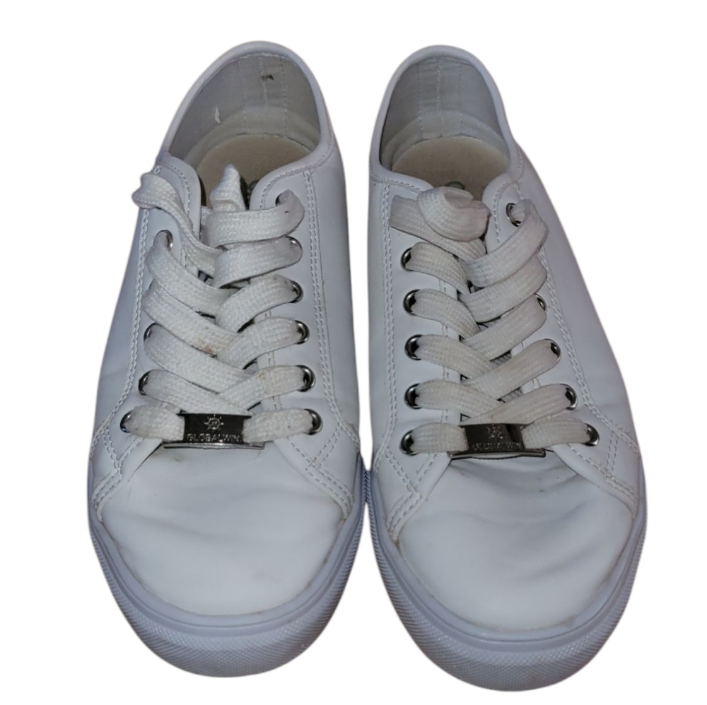 Global Win white low top sneakers Size 6